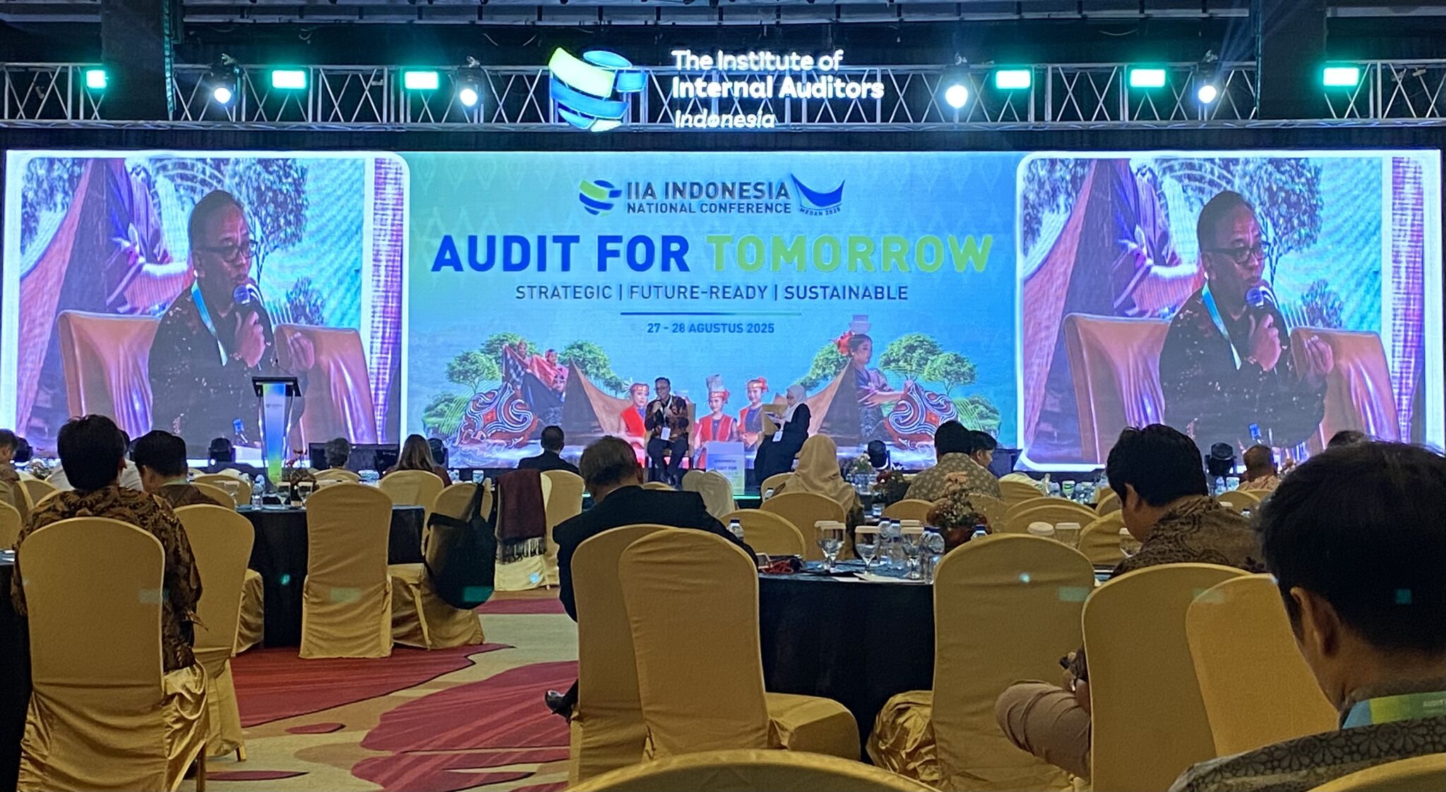 Audit untuk Esok Hari: Triage Presentasikan Aplikasi FAT pada Konferensi IIA di Medan